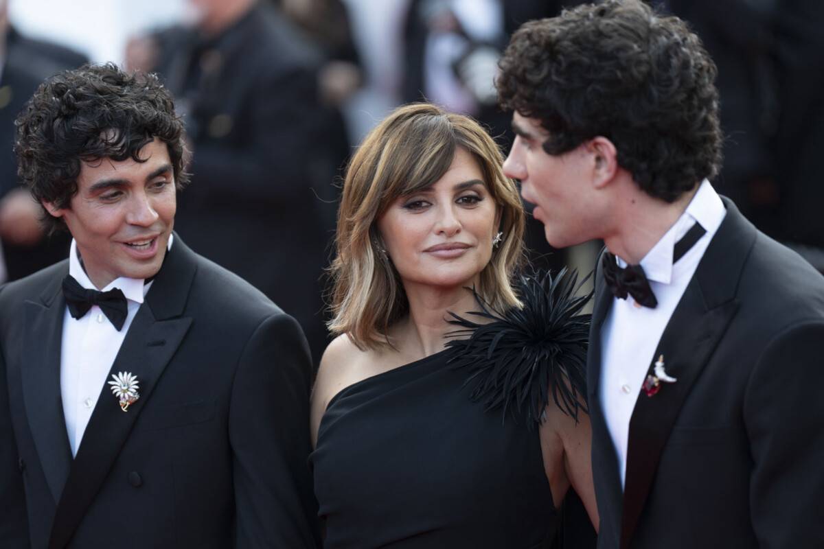 Javier Calvó, Penélope Cruz e Javier Ambrossi a Cannes 79 - Foto Martina Dal Piano per Think Movies