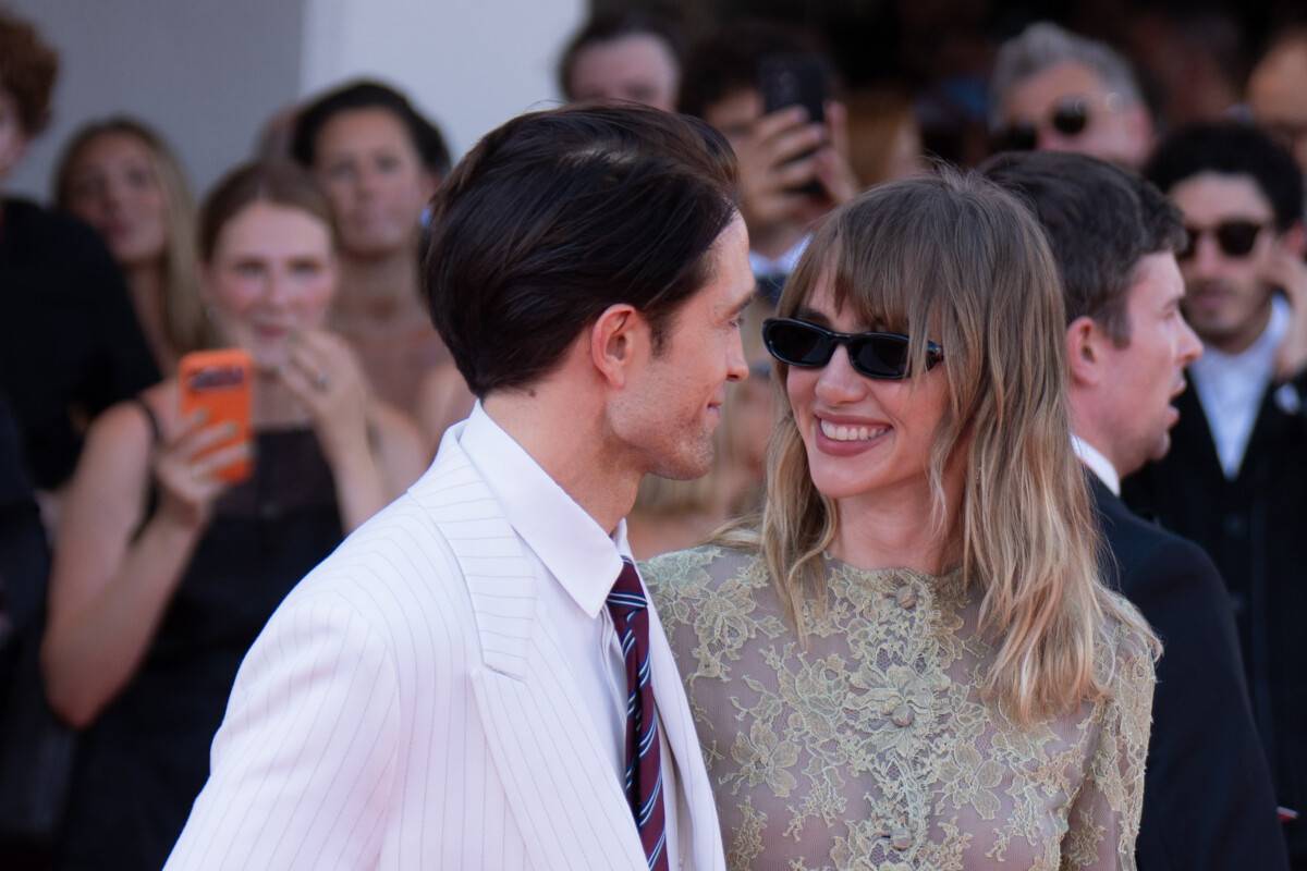 Suki Waterhouse - Robert Pattinson - Venezia 83 - foto Martina Dal Piano per Think Movies