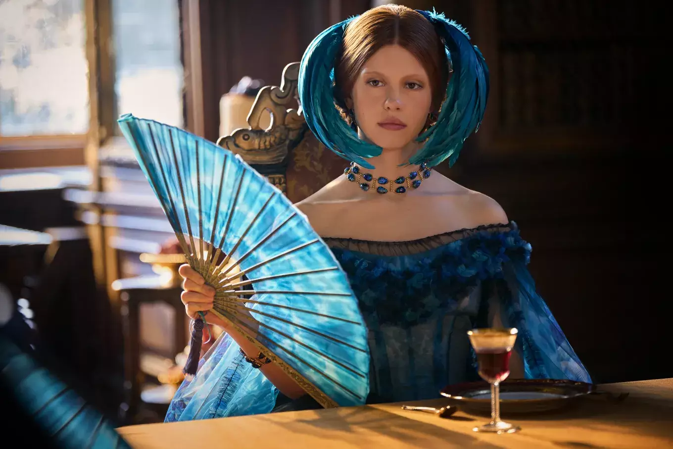Mia Goth nel ruolo di Elizabeth in "Frankenstein". Ken Woroner/Netflix