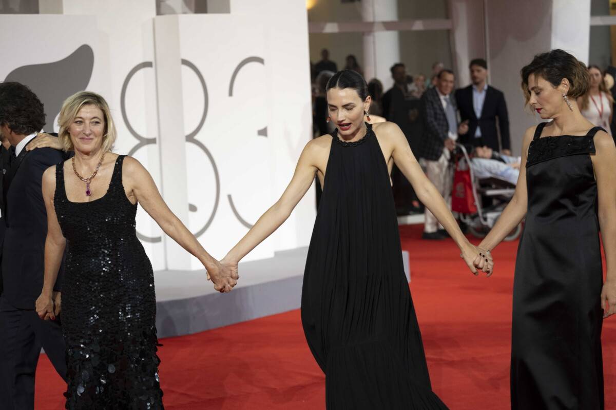 Romana Maggiora Vergano - Jasmine Trinca e Valeria Bruni Tedeschi a Venezia 83 - foto Martina Dal Piano per Think Movies