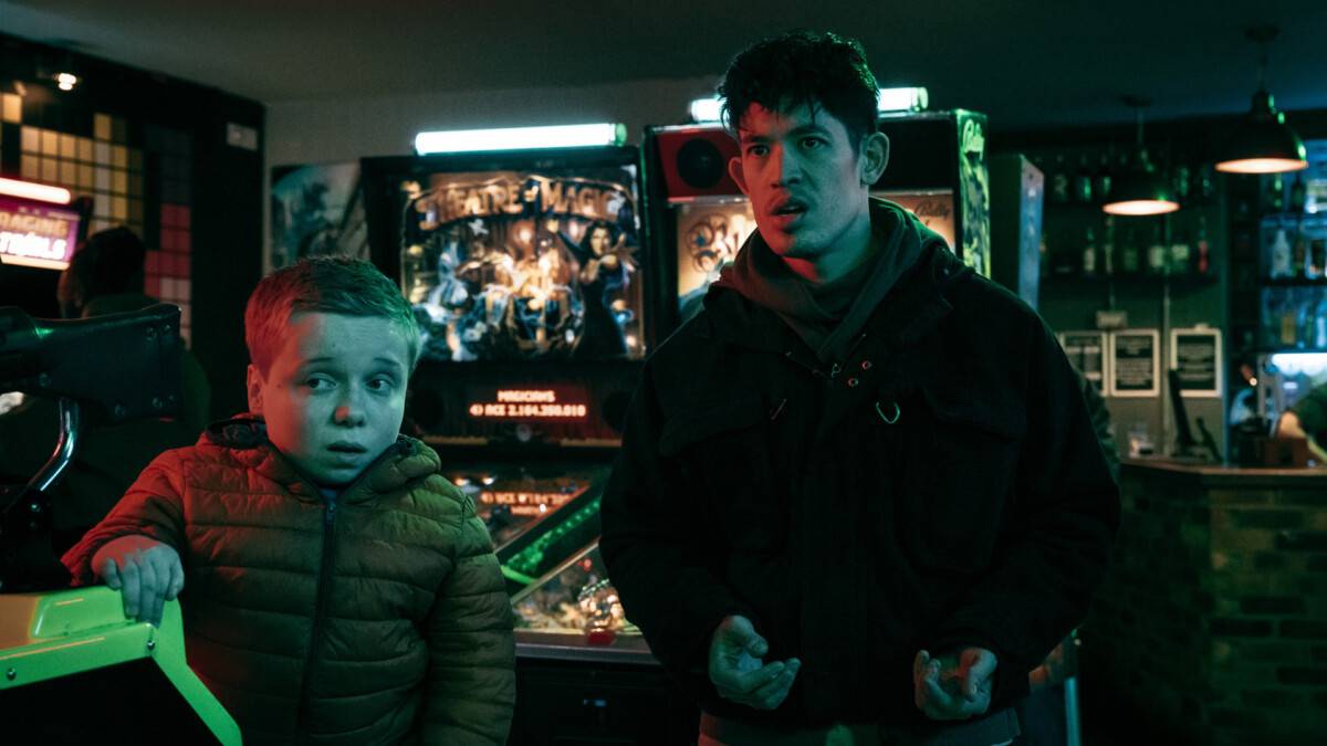 Lenny Rush e Christopher Chung in "Slow Horses", in anteprima il 16 settembre 2026 su Apple TV.