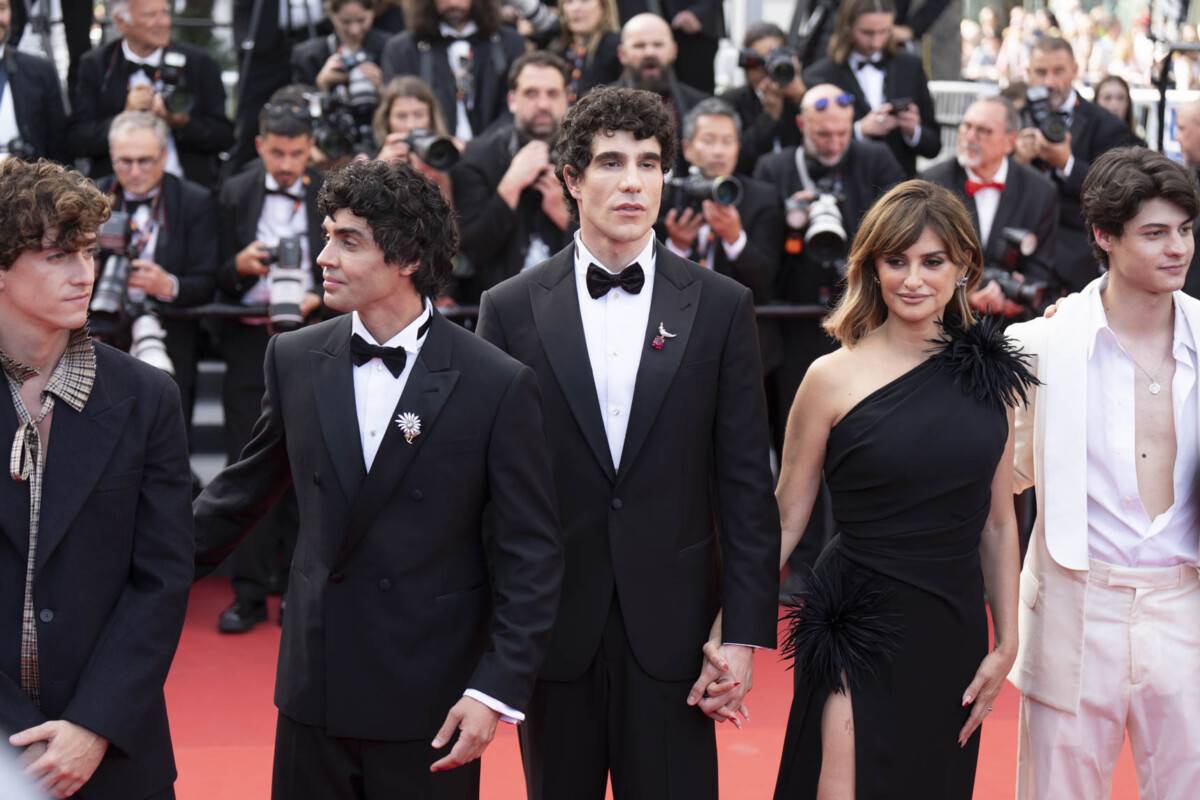 Javier Calvo, Javier Ambrossi, Penélope Cruz e Milo Quifes a Cannes 2026 – Foto Martina Dal Piano per Think Movies