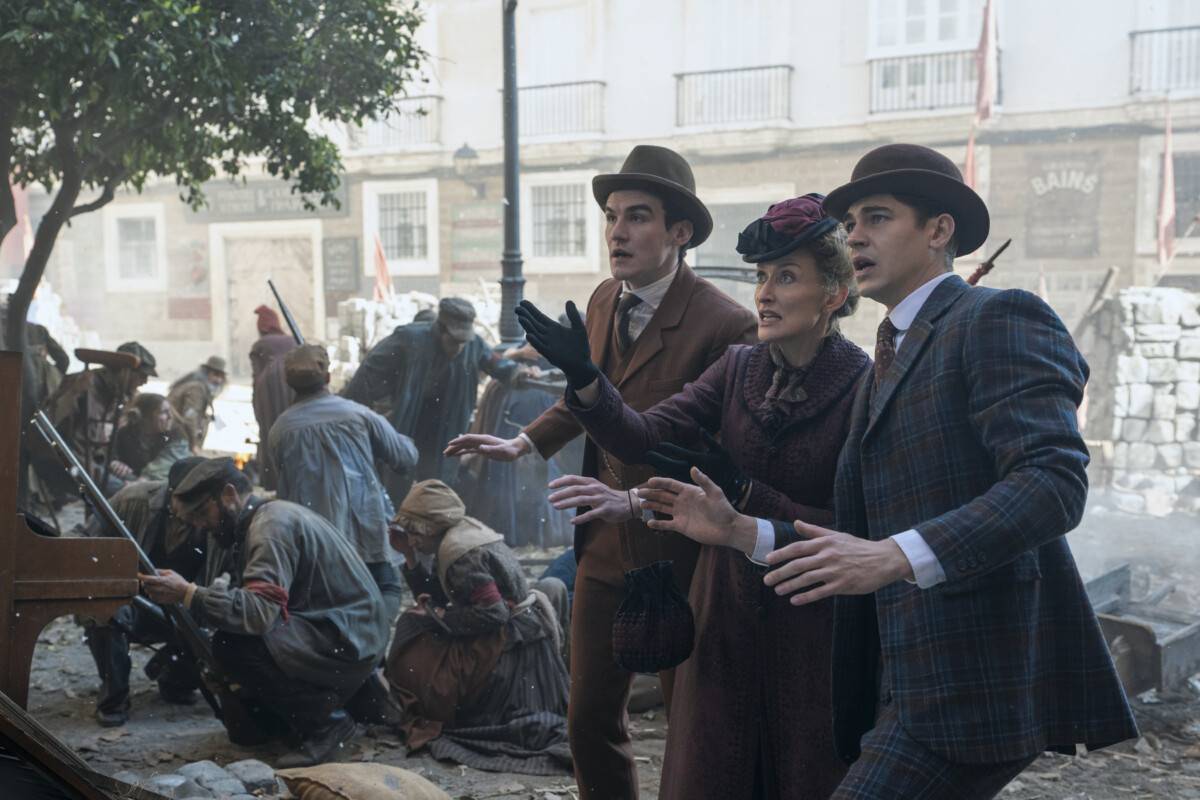 Prime Video_Young Sherlock_S1_Hero Fiennes Tiffin_Dónal Finn_Natascha McElhone_2 (Photo credit_ Dan Smith) (1)