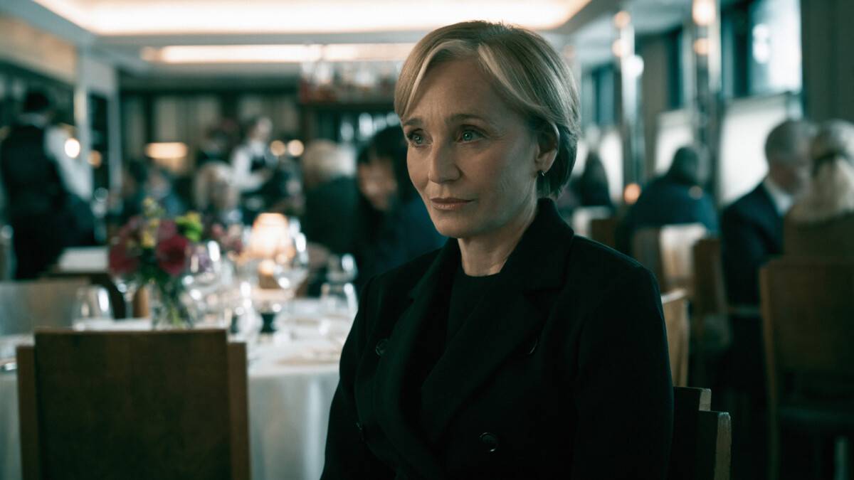 Kristin Scott Thomas in "Slow Horses", in anteprima il 16 settembre 2026 su Apple TV.