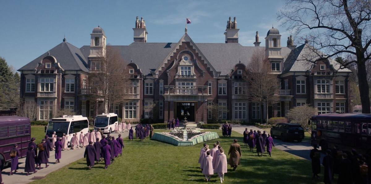 immagine serie the testaments