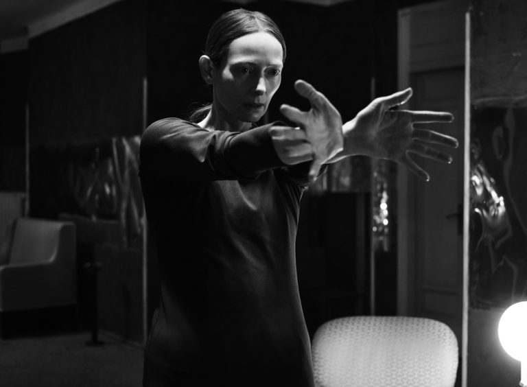 “SUSPIRIA”: la FEAUTURETTE con il regista Luca Guadagnino e Tilda Swinton.