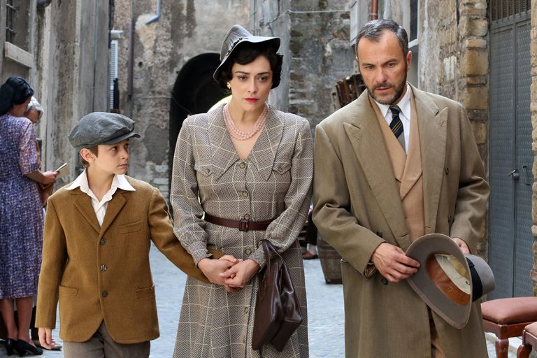 “FIGLI DEL DESTINO”: la docufiction diretta da Francesco Miccichè e Marco Spagnoli in onda su RAI1 dal 23 gennaio in prima serata