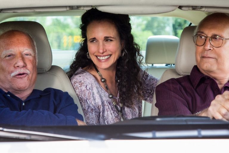 “UN’ULTIMA RISATA”: il TRAILER UFFICIALE della commedia Netflix in arrivo l’11 gennaio