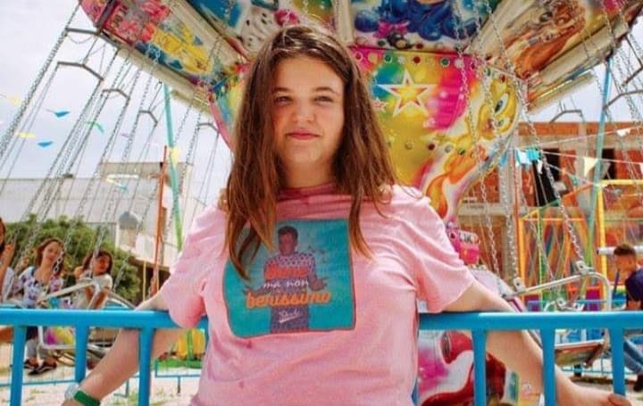 “BENE MA NON BENISSIMO”: IL POSTER DEL FILM DI FRANCESCO MANDELLI DAL 4 APRILE AL CINEMA.