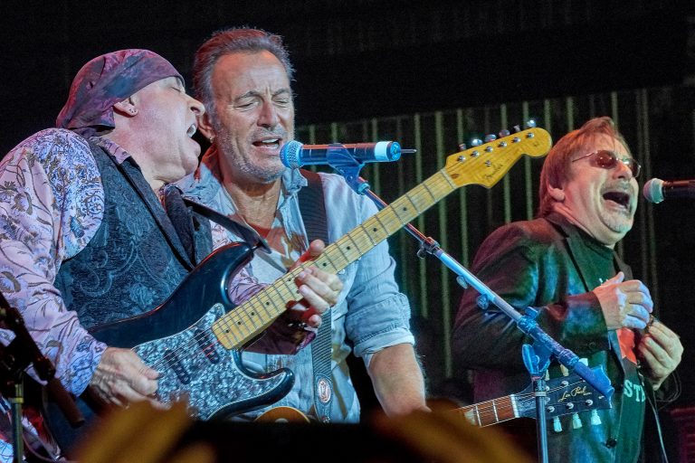 “ASBURY PARK”: il Trailer del film evento sulla straordinaria fucina del rock, con BRUCE SPRINGSTEEN, STEVEN VAN ZANDT, SOUTHSIDE JOHNNY LYON e DAVID SANCIOUS.