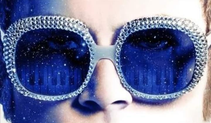 “ROCKETMAN”: “I COSTUMI DEL FILM” nella nuova Featurette e il video in cui Taron Egerton canta “ROCKETMAN”