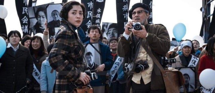 “Minamata”: Nuova Immagine di Johnny Depp nei panni del fotografo di guerra W. Eugene Smith.