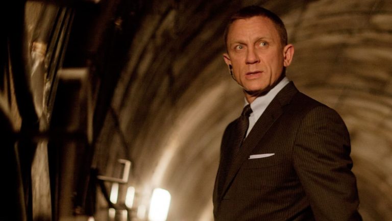 Bond 25: un’esplosione sul set ferisce una persona.