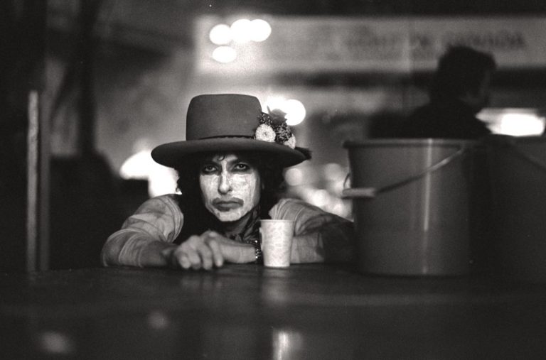 “ROLLING THUNDER REVUE – Martin Scorsese racconta Bob Dylan”: su Netflix dal 12 giugno – il TRAILER UFFICIALE.