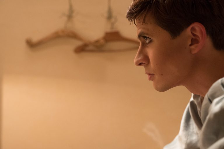 “Rudolf Nureyev – The White Crow”: la CLIP “Stanno Cercando Di Rapirmi”