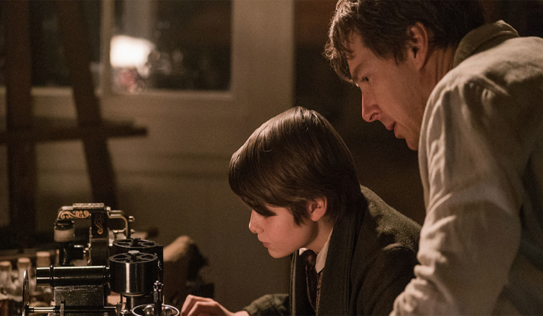 “EDISON – L’UOMO CHE ILLUMINO’ IL MONDO”: il Trailer Ufficiale Italiano del film con Benedict Cumberbatch e Michael Shannon.