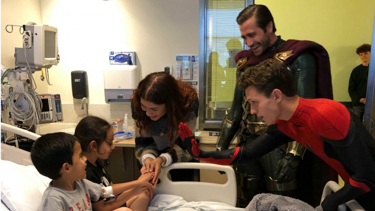 Spider-Man: Far From Home: il cast si reca in ospedale e fa una sorpresa ai bambini ricoverati