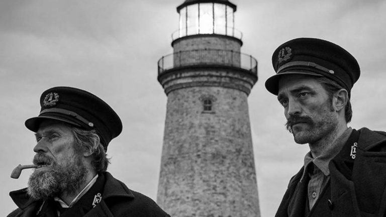 The Lighthouse: il trailer dell’horror in bianco e nero con Robert Pattinson e Willem Dafoe