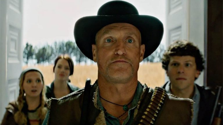 “ZOMBIELAND 2”: il Trailer Ufficiale del sequel con protagonisti di nuovo Woody Harrelson, Jesse Eisnberg, Abigail Breslin e Emma Stone.