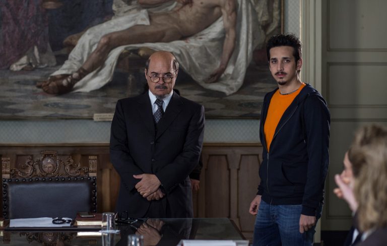 “TuttAPPosto”, con Roberto Lipari e Luca Zingaretti – il Poster e Trailer Ufficiale