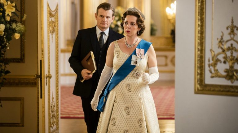 “The Crown 3”: la trasformazione di Olivia Colman nella Regina Elisabetta II