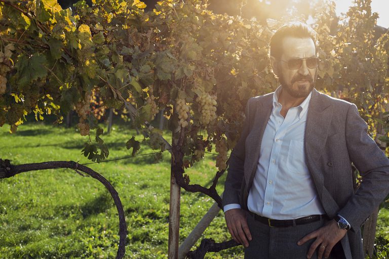 “Villetta con Ospiti”, il Poster Ufficiale del film con Marco Giallini diretto da Ivano De Matteo