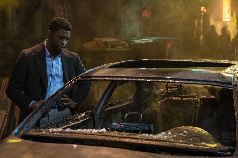“City of Crime/21 Bridges”, le Immagini Ufficiali del film con protagonista Chadwick Boseman al 9 gennaio al cinema