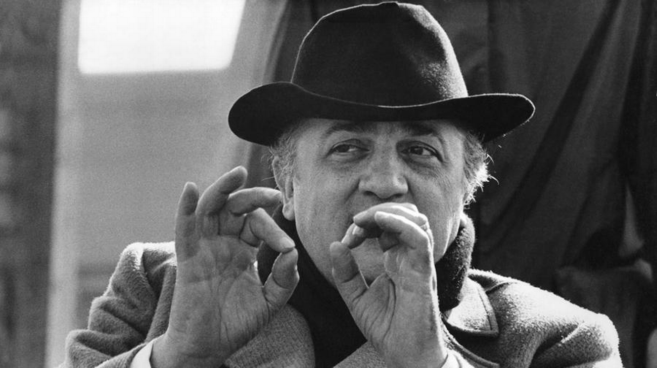 “Fellini degli Spiriti”, l’evento cinematografico dedicato al Maestro di Anselma Dell’Olio