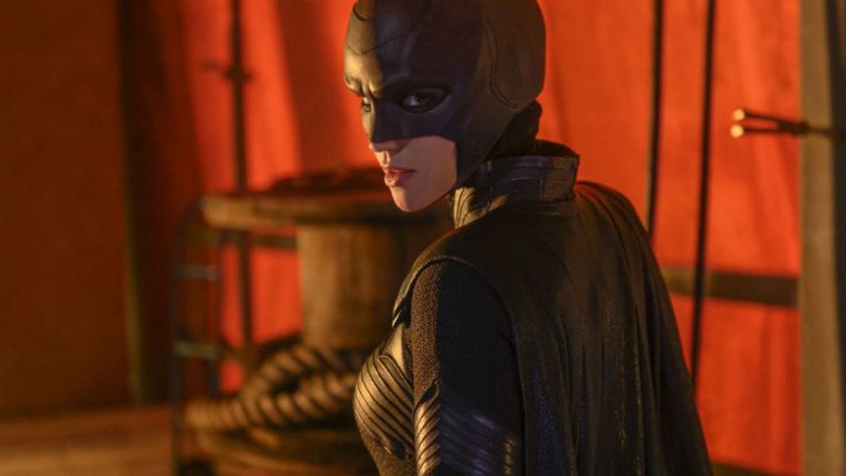 “Batwoman”, durante le riprese un’assistente di produzione gravemente coinvolta in un incidente resta paralizzata