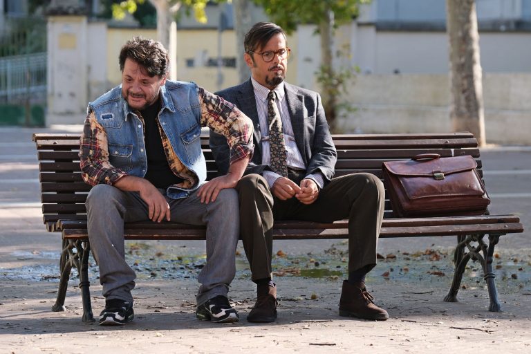 “D.N.A. (Decisamente Non Adatti)”, Due Clip del film di Lillo & Greg, dal 30 aprile on demand