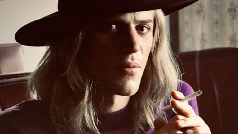 “Stardust”, Prima Clip per il biopic dedicato all’icona David Bowie interpretato da Johnny Flinn