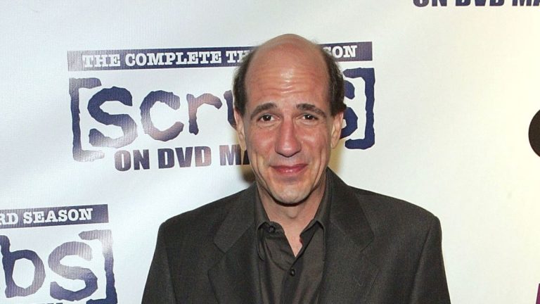 Sam Lloyd, interprete di “Scrubs”, ci lascia all’età di 56 anni