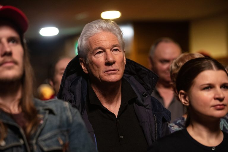 MotherFatherSon, Richard Gere per la prima volta protagonista di una serie tv