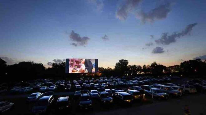 Sunset Drive In – dal 3 luglio il Cinema all’Aperto negli Studios di Cinecittà