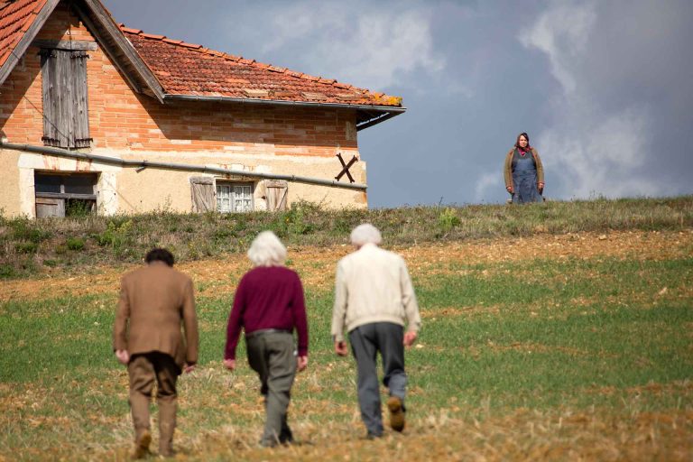 “Fuga da Villa Arzilla”, il Poster e il Trailer del film di Christophe Duthuron dal 27 agosto sulle migliori piattaforme digitali