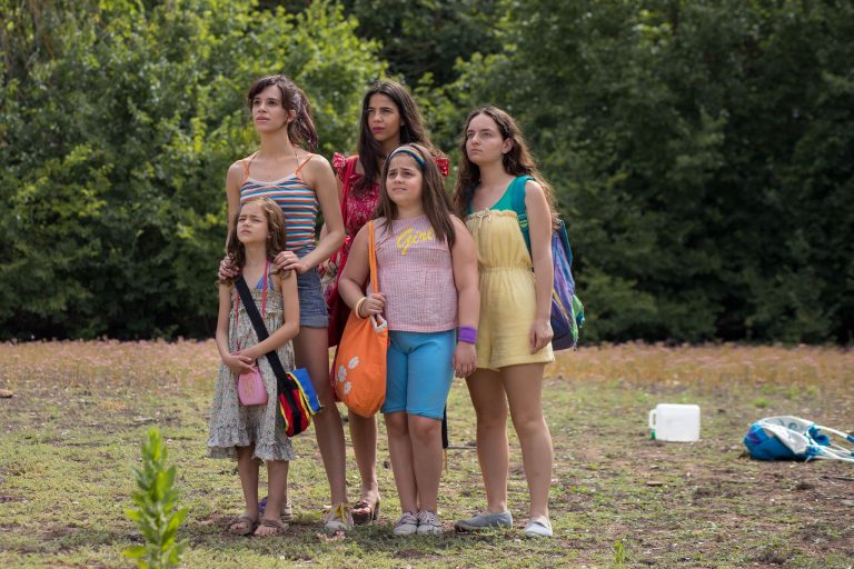 “Le Sorelle Macaluso”: il Poster Ufficiale del film di Emma Dante in concorso a Venezia ‘77