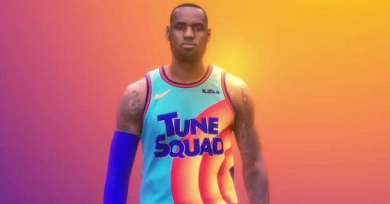 “Space Jam: A New Legacy”: LeBron James mostra la nuova divisa della Tune Squad