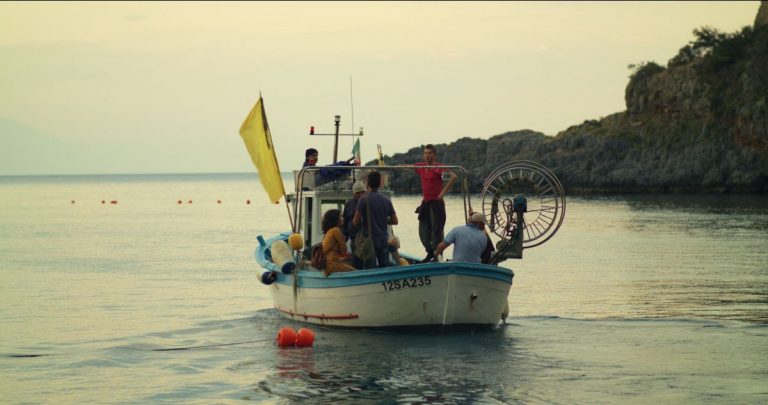 “Magari Resto”, il Poster e il Trailer del film con Enrico Lo Verso, Pietro De Silva, Caterina Misasi, Valentina Corti e Veronica Maya al cinema dal 10 settembre