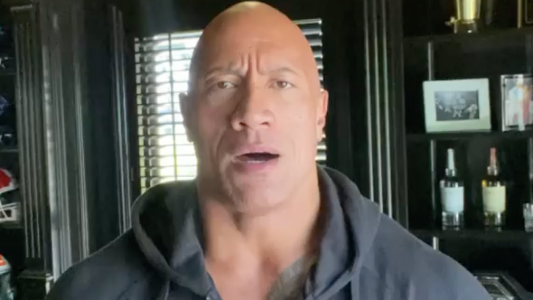 Dwayne Johnson rivela di essere positivo al Covid – 19
