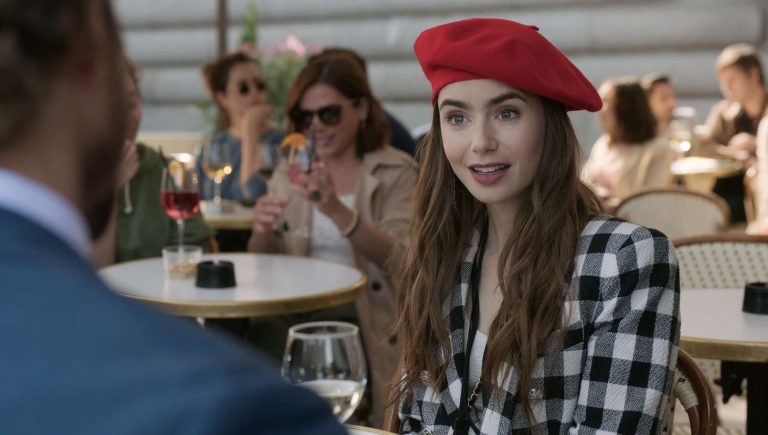 Emily in Paris: il poster e il trailer della serie con Lily Collins dal 2 ottobre su Netflix