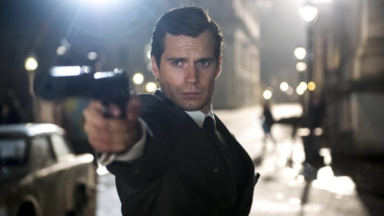 Henry Cavill: l’attore sarebbe interessato al ruolo di James Bond