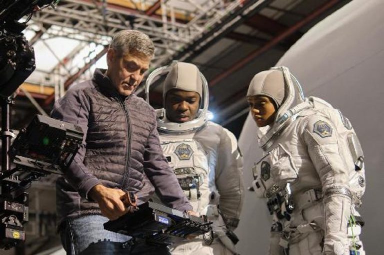 “The Midnight Sky”: un breve Teaser anticipa il Trailer Ufficiale in arrivo domani dello sci – fi di e con George Clooney