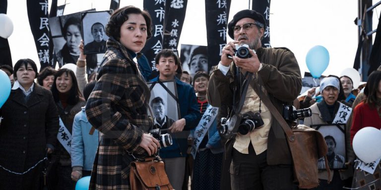 “Minamata”: Johnny Depp è il fotografo di guerra W. Eugene Smith nel Primo Trailer del film