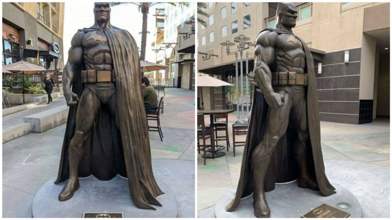 “Batman”: un enorme statua in bronzo del Cavaliere Oscuro è stata collocata all’AMC Walkway di Burbank
