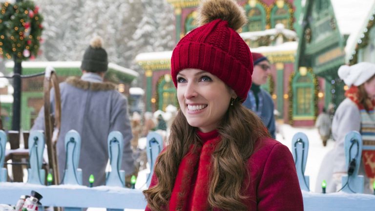 “Noelle”: il Poster e il Trailer della commedia natalizia con Anna Kendrick dal 27 novembre su Disney+