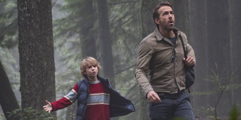 “The Adam Project”: Prime Due Immagini per la commedia sci – fi con Ryan Reynolds
