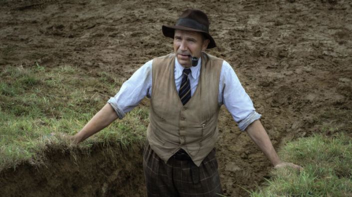“The Dig”: il Trailer Ufficiale dell’adattamento Netflix con Ralph Fiennes e Carey Mulligan