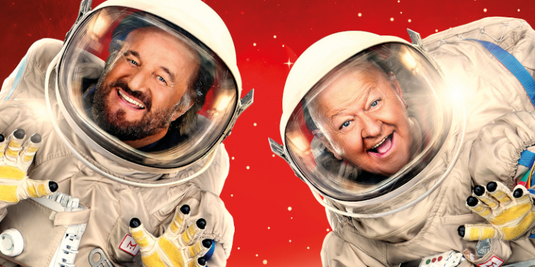 “In Vacanza su Marte”: il Poster, il Trailer e le Prime Immagini del nuovo film con Christian De Sica e Massimo Boldi dal 13 dicembre in digitale