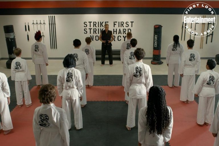 “Cobra Kai”: le Prime Immagini Ufficiali della Terza Stagione a gennaio su Netflix