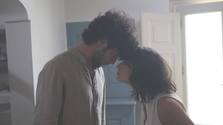 Emera Film porta su CHILI “L’Hobby”: sketch comedy sulla coppia, tra fantasia e realtà